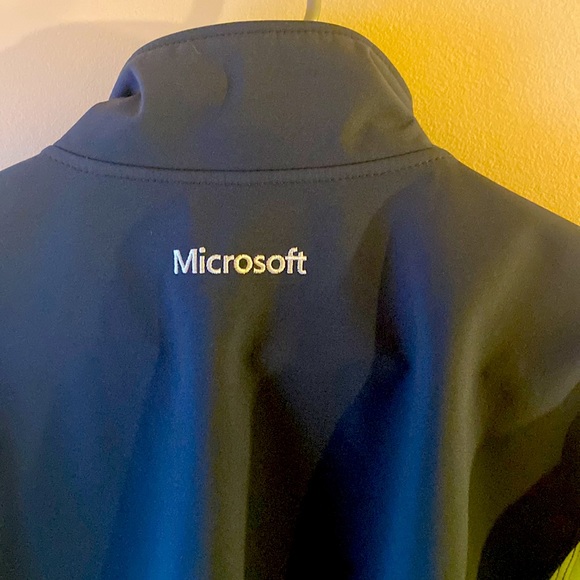 Microsoft X-Box One Windwall - Picture 2 of 5